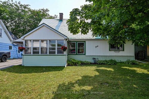 40 Oak St, Smiths Falls, ON, K7A3T4 | Card Image