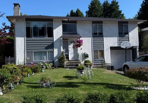 15847 Russell Ave, White Rock, BC, V4B2S5 | Card Image