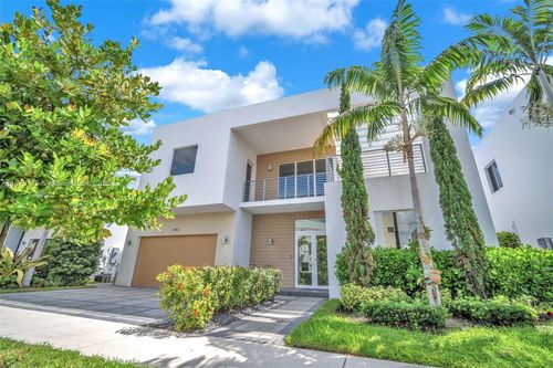 7457 Nw 101st Ave, Doral, FL, 33178-3435 | Card Image