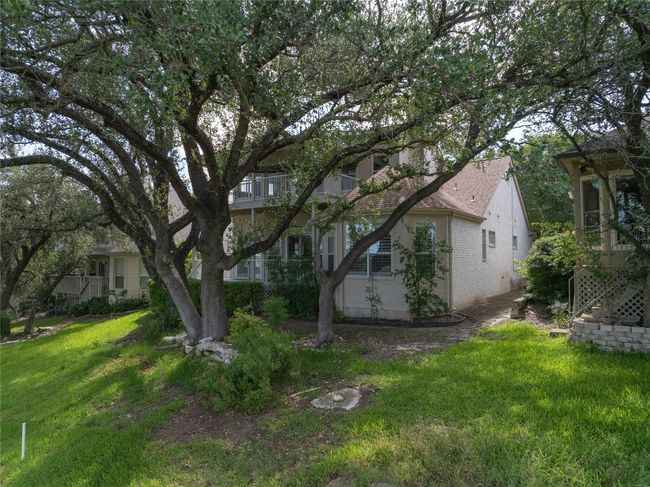 403 Hazeltine Dr, House other with 4 bedrooms, 3 bathrooms and 4 parking in Lakeway TX | Image 4
