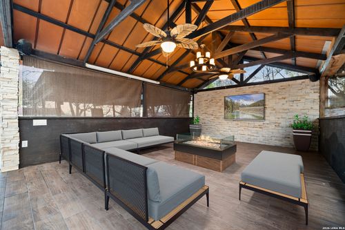 126 Lincolnshire Dr, San Antonio, TX, 78220-3113 | Card Image