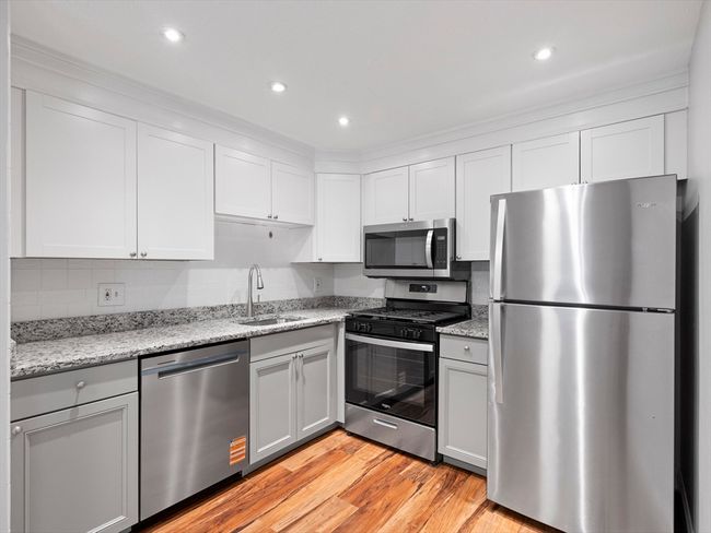 48 - 48 Decarolis Dr, Condo with 2 bedrooms, 2 bathrooms and 2 parking in Tewksbury MA | Image 9
