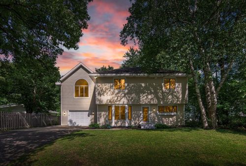 4929 West Ln, Minnetonka, MN, 55345-3156 | Card Image