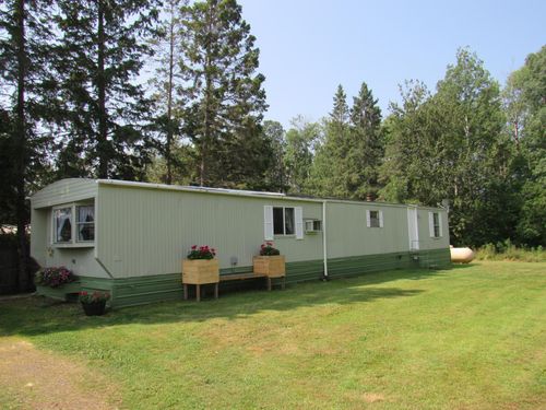 5610 N 3rd Ave, Kettle River, MN, 55757-1100 | Card Image