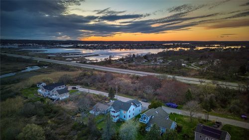 110 Houston Ave, Narragansett, RI, 02882-6007 | Card Image