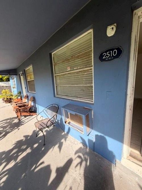 1-2510 Ne 181st St, North Miami Beach, FL, 33160-2018 | Card Image
