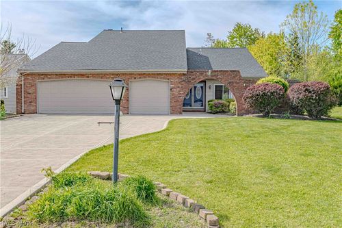 16461 S Red Rock Dr, Strongsville, OH, 44136-7335 | Card Image