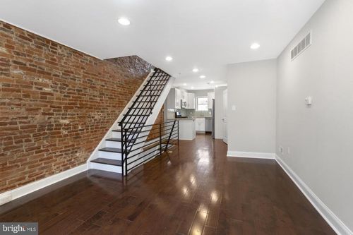 2045 Wilder St, PHILADELPHIA, PA, 19146-4524 | Card Image