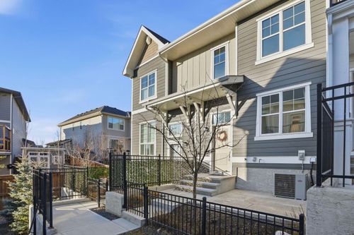 812 Cranbrook Walk Se, Calgary, AB, T3M2V5 | Card Image
