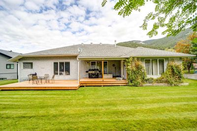 13538 19 Ave, House other with 4 bedrooms, 3 bathrooms and 6 parking in Blairmore AB | Image 1