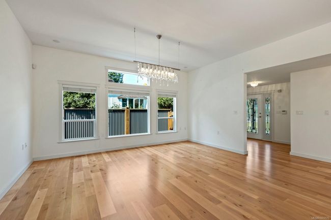 Living and dining room | Image 11