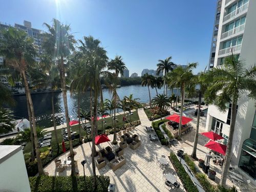 322-2670 E Sunrise Blvd, Fort Lauderdale, FL, 33304-3206 | Card Image