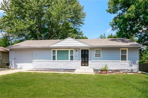 1405 Country Club Dr, Pleasant Hill, MO, 64080-1540 | Card Image
