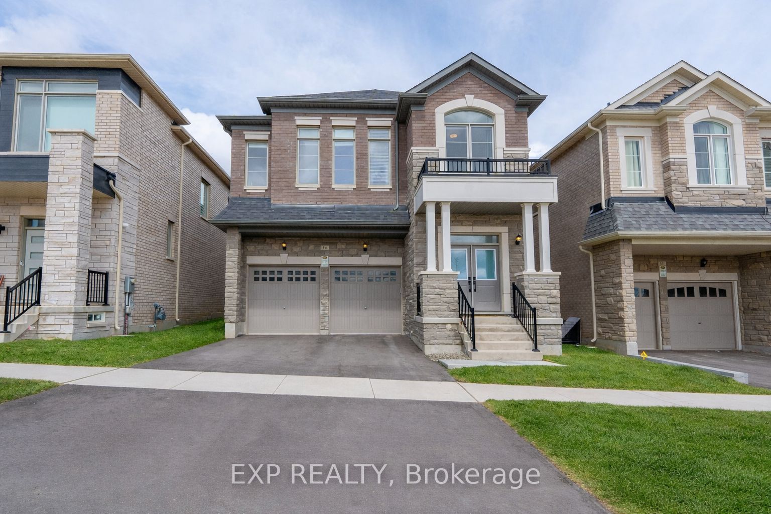 Residential in Richmond Hill 3