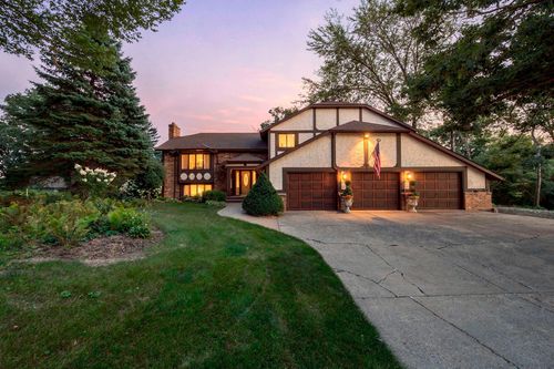 2415 Lisbon Ave N, Lake Elmo, MN, 55042-9446 | Card Image