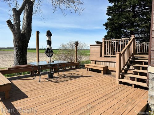 1083 S Van Buren Rd, Reese, MI, 48757-9415 | Card Image