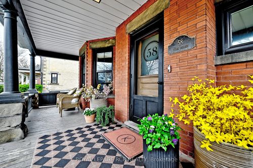 58 Tyler St, Aurora, ON, L4G2N2 | Card Image