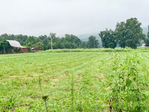 836 Spur Rd, Decherd, TN, 37324-4512 | Card Image