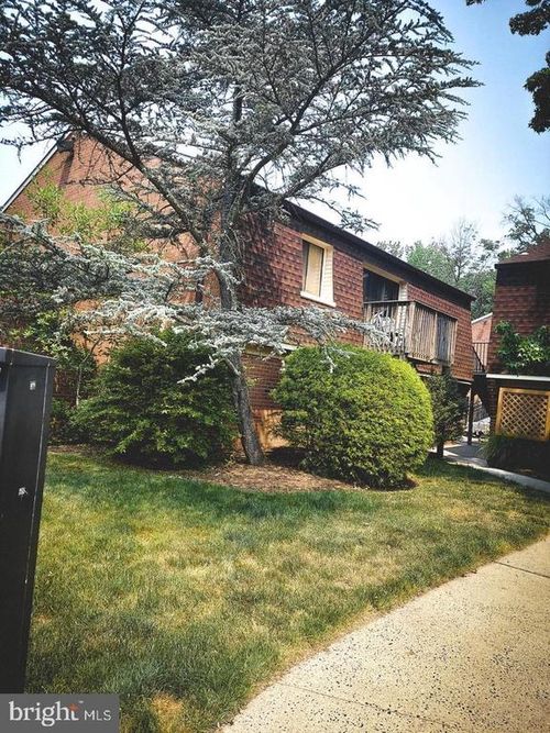 312-312 Meadow Woods Ln, Lawrence, NJ, 08648-4234 | Card Image