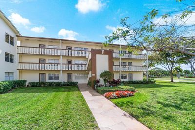 F - 246 Mansfield F, Condo with 1 bedrooms, 1 bathrooms and null parking in Boca Raton FL | Image 2