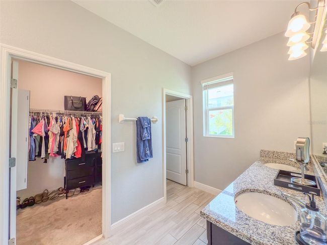 En suite bathroom | Image 33