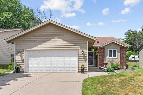 5560 W 131st St, Savage, MN, 55378-2437 | Card Image