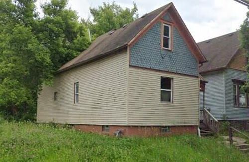 2040 N 24th Pl, Milwaukee, WI, 53205-1003 | Card Image