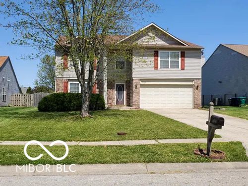 7723 Crooked Meadows Dr, Indianapolis, IN, 46268-5741 | Card Image