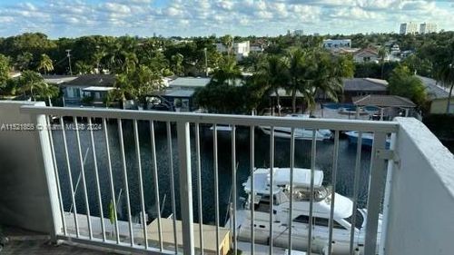 apt-504-2000 Ne 135th St, North Miami, FL, 33181-2105 | Card Image