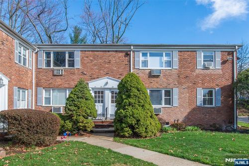 43 Conforti Ave, West Orange, NJ, 07052-2819 | Card Image