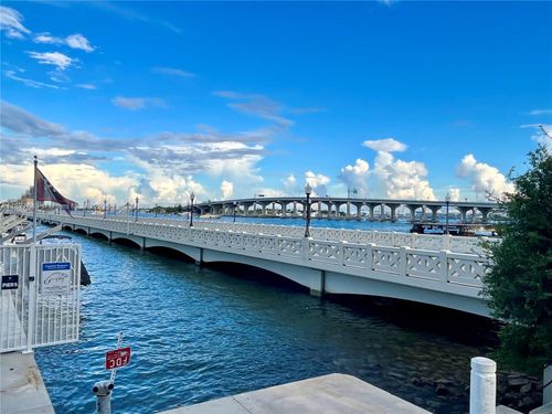 apt-15g-555 Ne 15th St, MIAMI, FL, 33132-1431 | Card Image