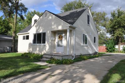 23722 Tawas Avenue, Home with 4 bedrooms, 1 bathrooms and null parking in Hazel Park MI | Image 2