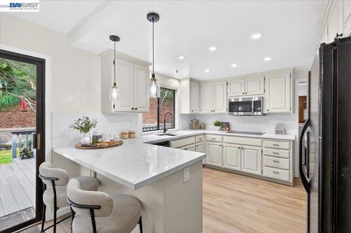 28 Harrington Rd, Moraga, CA, 94556-2818 | Card Image