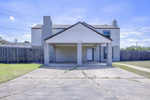 1306 E Saint Johns Ave, Austin, TX, 78752-2826 | Card Image