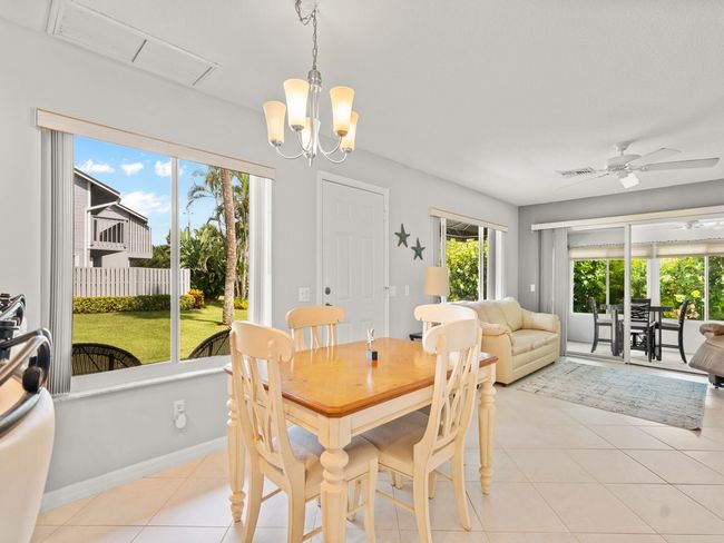 APT-54 - 4949 N Highway A1a, House attached with 3 bedrooms, 3 bathrooms and null parking in Hutchinson Island FL | Image 4