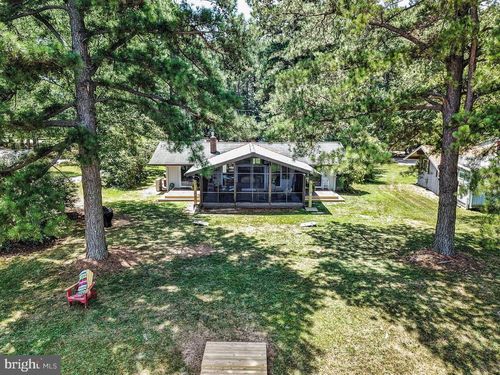 781 N Glebe Rd, Montross, VA, 22520-4002 | Card Image