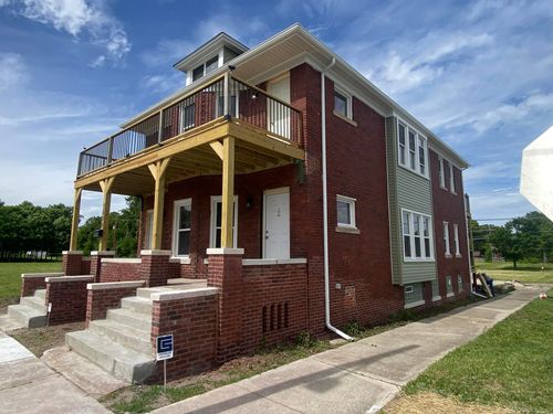 3000 Van Dyke St, Detroit, MI, 48214-1831 | Card Image