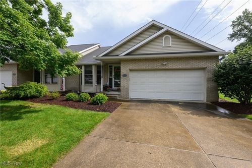 4758 Preserve Dr Nw, Canton, OH, 44708-1582 | Card Image
