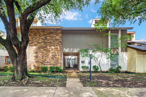 9835 Smokefeather Ln, Dallas, TX, 75243-2033 | Card Image