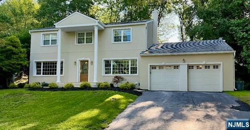 15 Kings Ct, Woodcliff Lake, NJ, 07677-8022 | Card Image