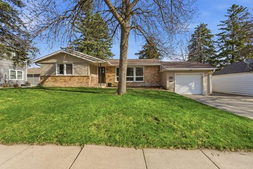 1112 Monongalia Ave Sw, Willmar, MN, 56201-3054 | Card Image