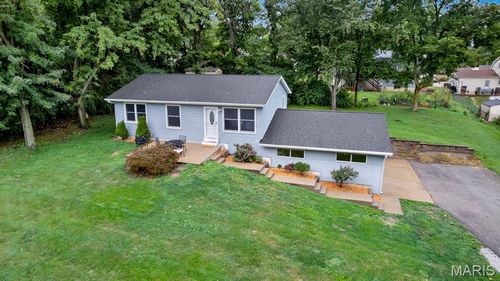 324 Westminster Dr, Saint Peters, MO, 63376-2948 | Card Image