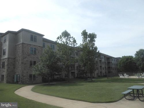 1212-1000 Fountainview Cir, NEWARK, DE, 19713-3864 | Card Image