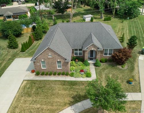 42328 Hickorywood Dr, Sterling Heights, MI, 48314-2933 | Card Image