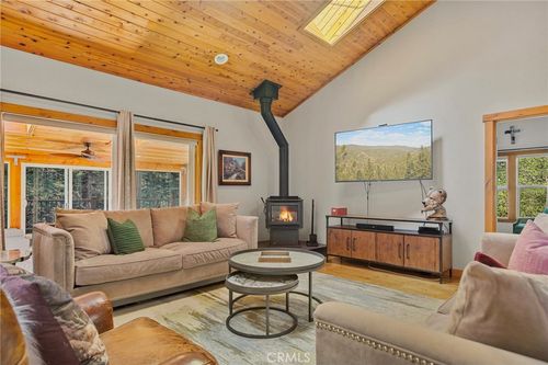 523 Dogwood Canyon Road, Blue Jay, CA, 92317 | Card Image