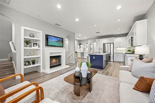 615 S Kroeger St, Anaheim, CA, 92805 | Card Image