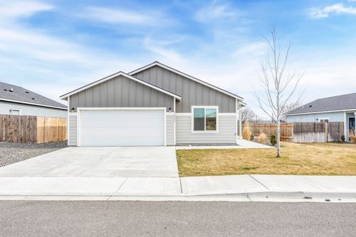 1322 13th St, Benton City, WA, 99320-5733 | Card Image