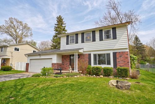 2281 Crane Rd, Fenton, MI, 48430-1054 | Card Image