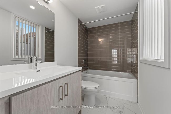 TH300 - 250 Interchange Way, Condo with 3 bedrooms, 3 bathrooms and 1 parking in Vaughan ON | Image 18