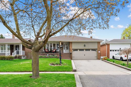 228 Chantenay Dr, Mississauga, ON, L5A1E4 | Card Image
